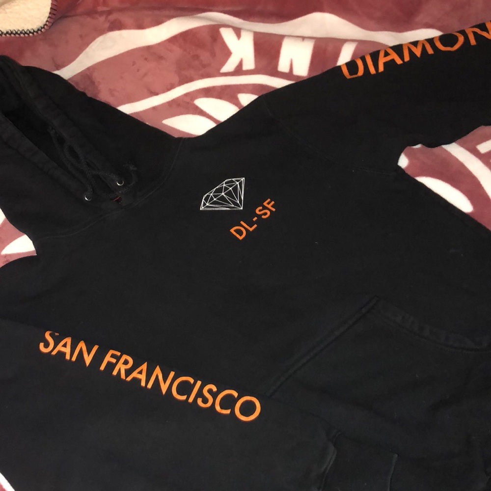Diamond sweatshirt.
